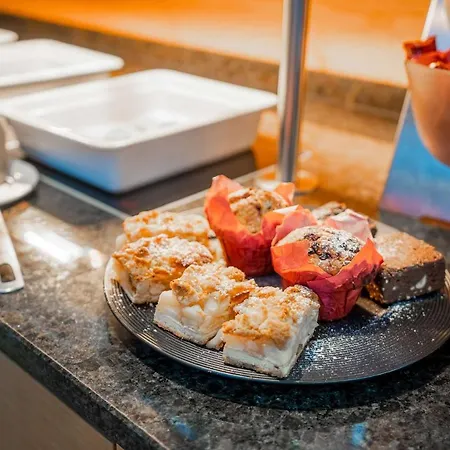[m]eat & Hotel 3*